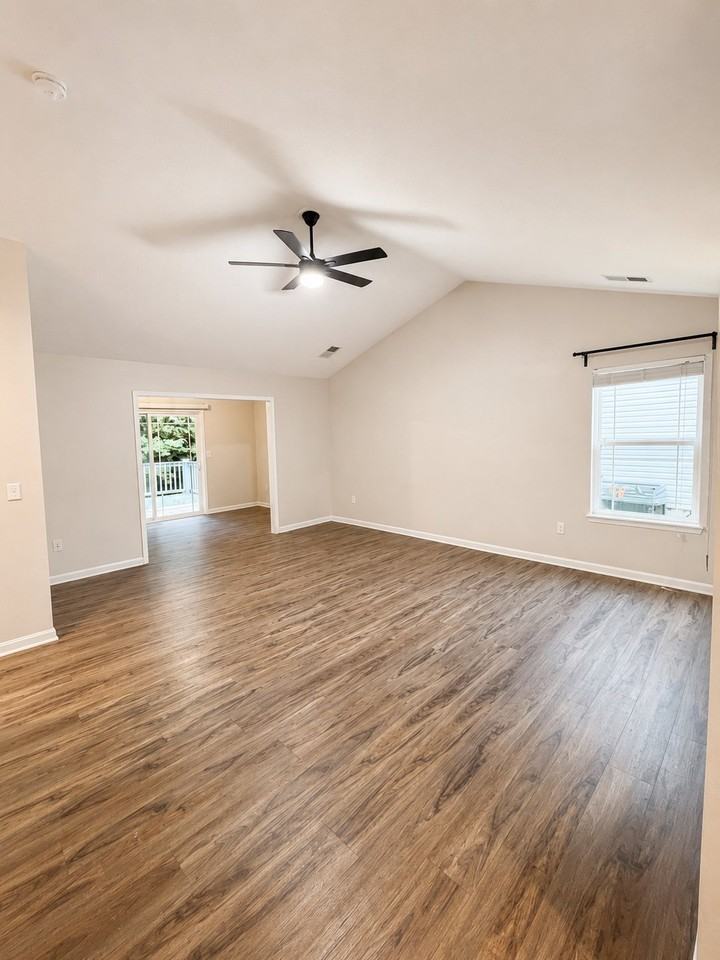 8233 Rachel Ln - Photo 7 of 20