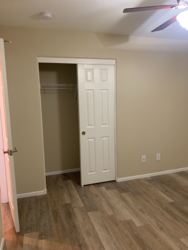 552 Primrose Hill Ave - Photo 7 of 23