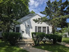 featured image of 2047 Beverly Pl