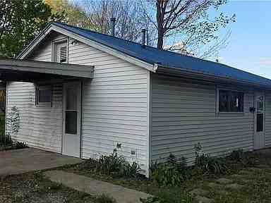 304 Gilbert St - Photo 2 of 13
