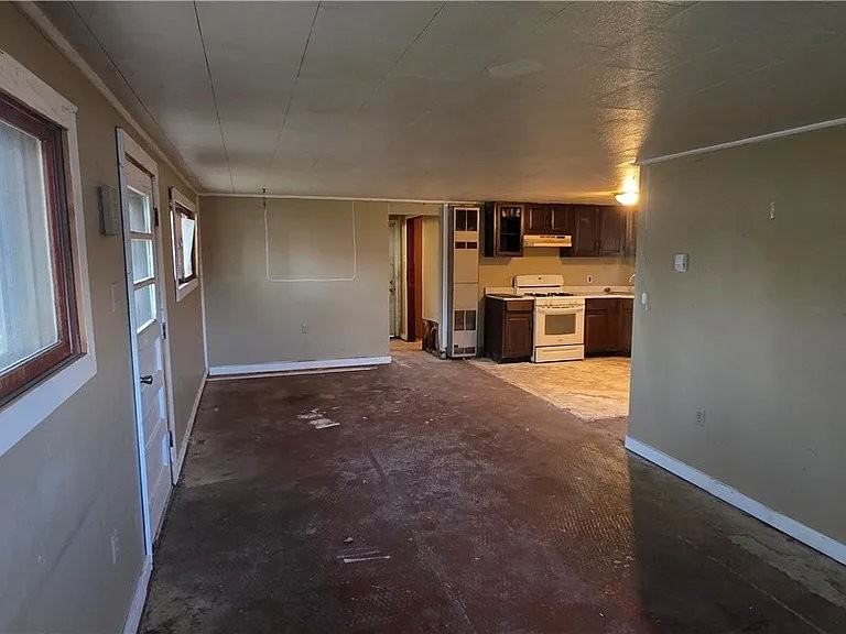 304 Gilbert St - Photo 3 of 13