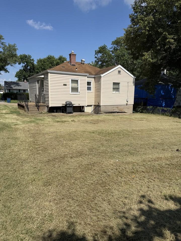 2072 Coleridge Dr - Photo 2 of 19