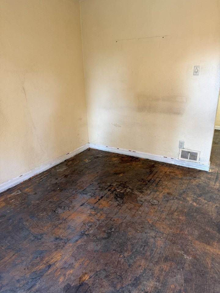 2072 Coleridge Dr - Photo 6 of 19