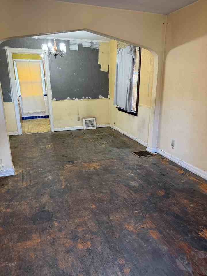 2072 Coleridge Dr - Photo 7 of 19