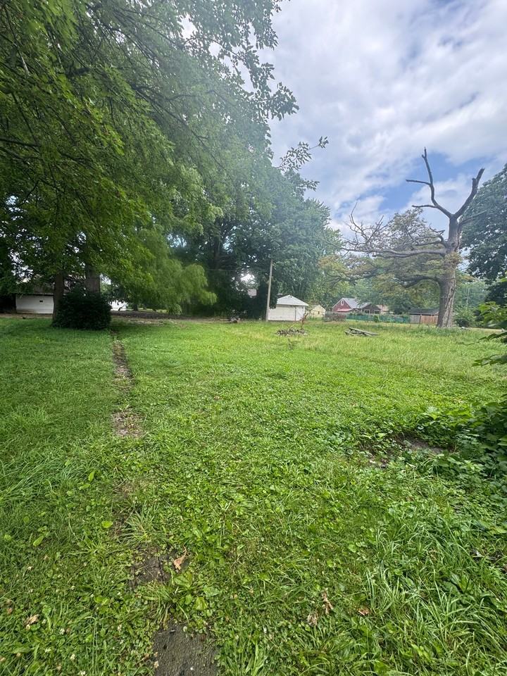 1817 Ridgewood Ave - Photo 2 of 10