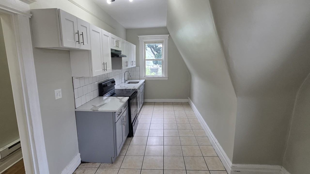 849 S 15th St #3 - Photo 2 of 12