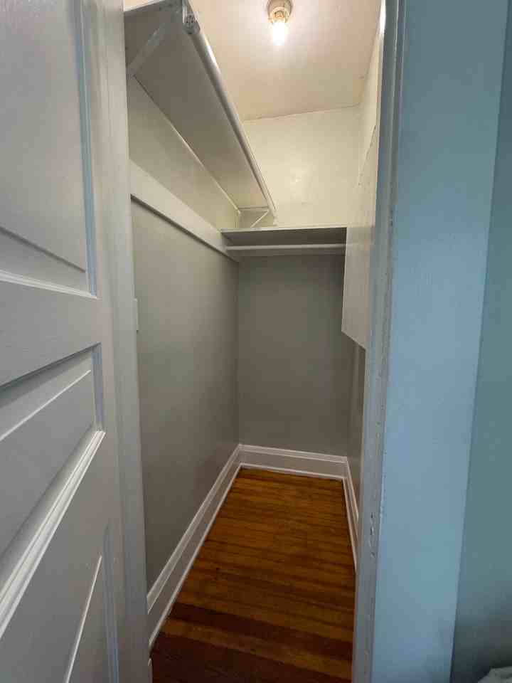 658 Cascade Ave Sw #A - Photo 6 of 9