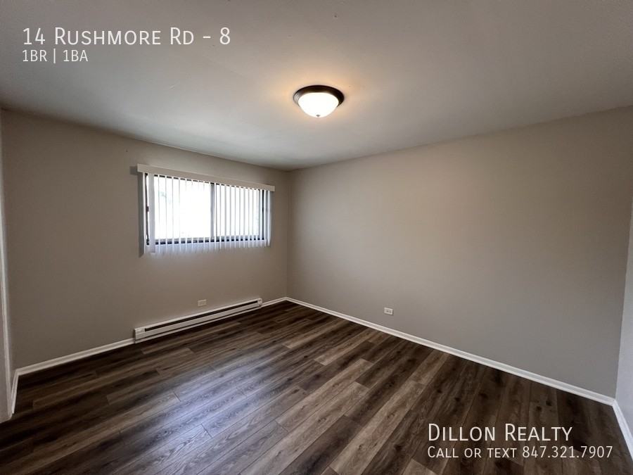 14 Rushmore Rd #8 - Photo 4 of 8