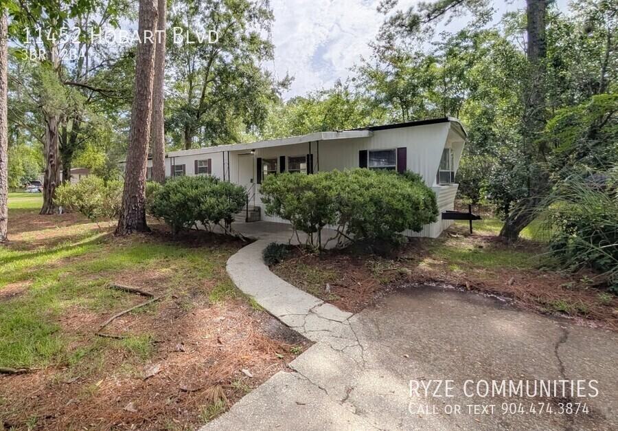 11452 Hobart Blvd - Photo 2 of 17