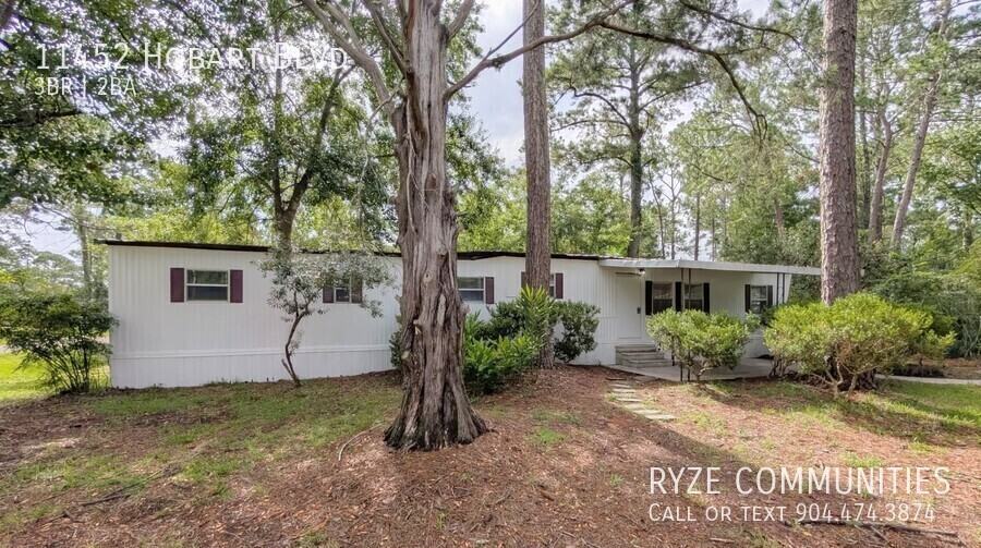 11452 Hobart Blvd - Photo 3 of 17