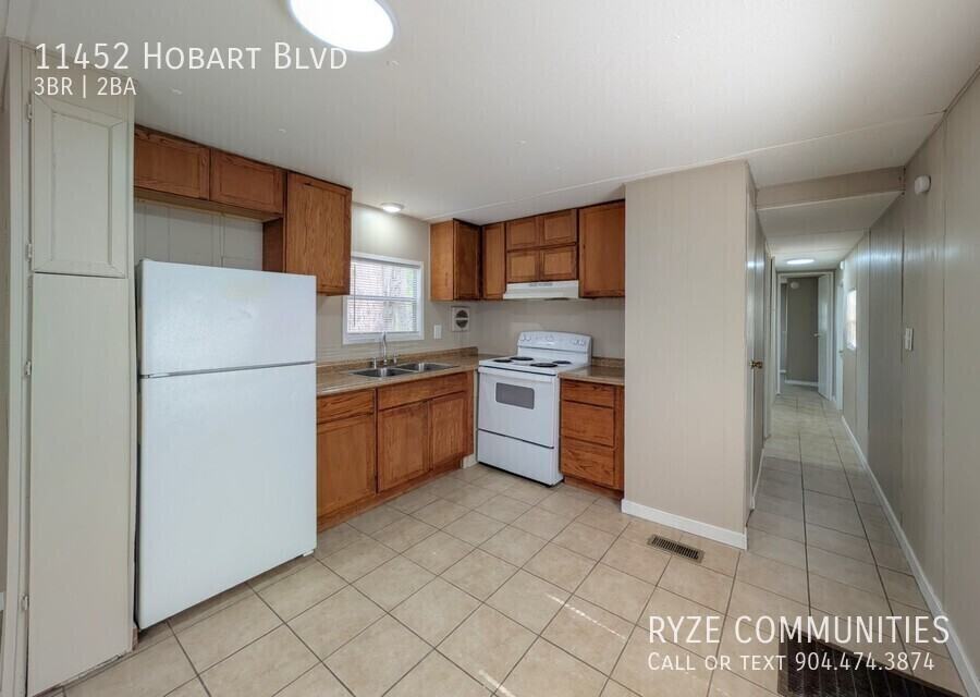 11452 Hobart Blvd - Photo 7 of 17