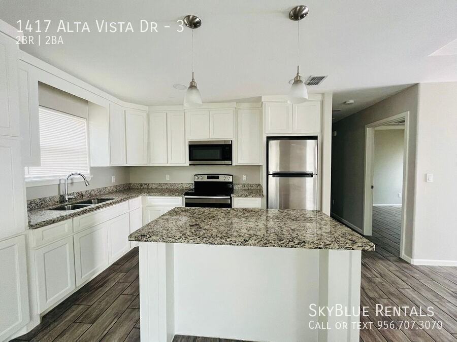 1417 Alta Vista Dr #3 - Photo 7 of 10
