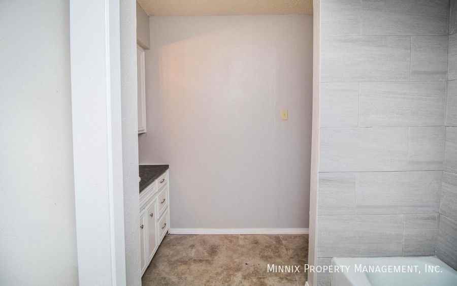 1615 16th St #1B - Photo 4 of 7