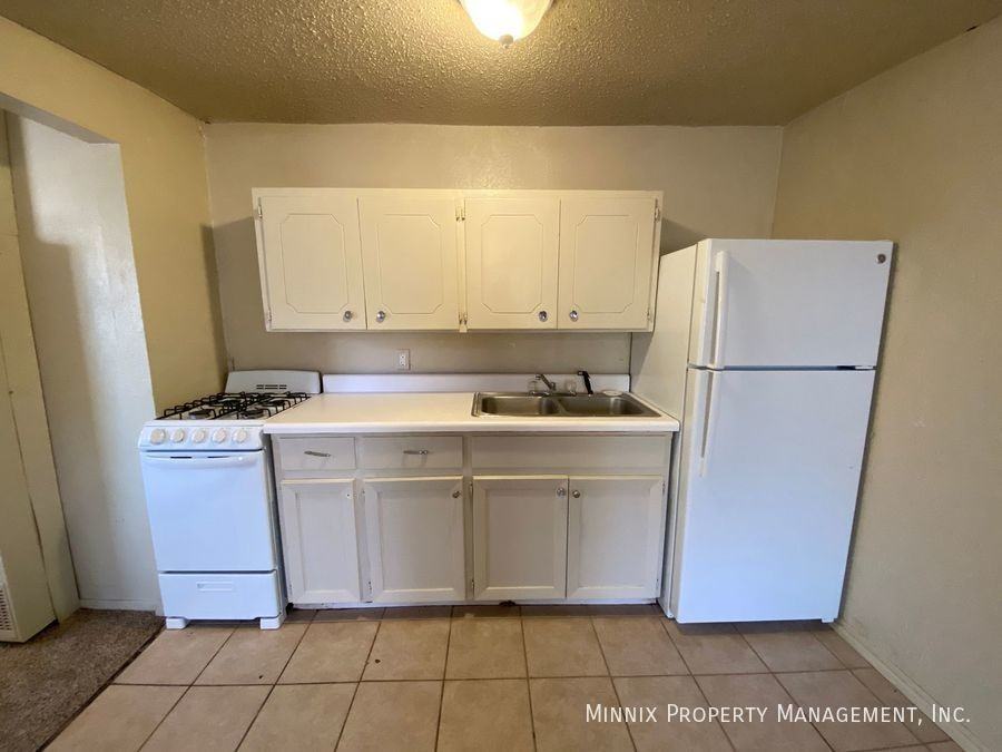 2520 41st St #C - Photo 6 of 17
