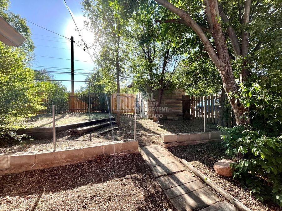 413 W Tyler St - Photo 7 of 10