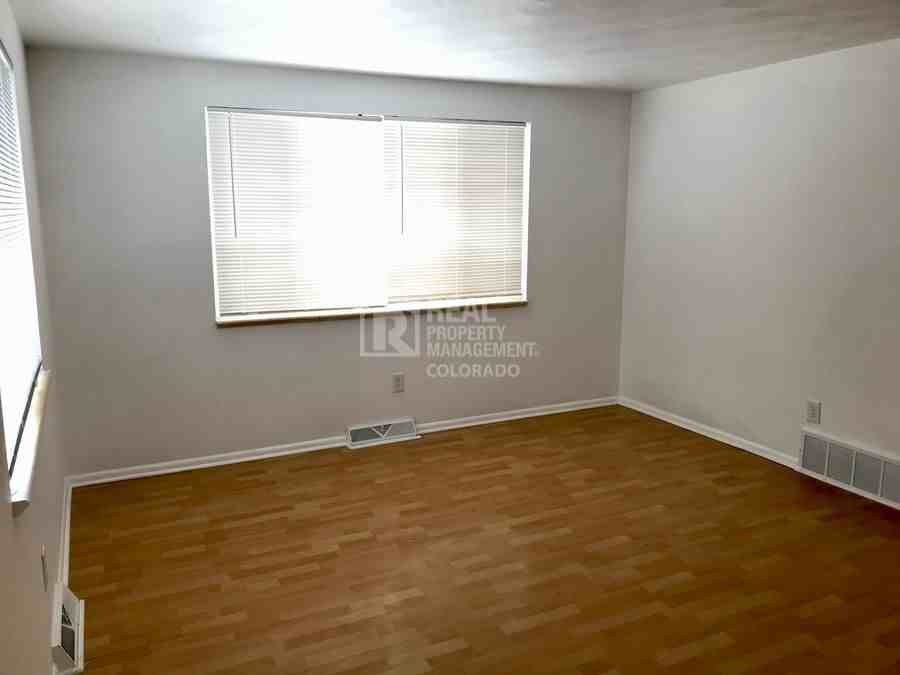 13626 E 13th Pl - Photo 4 of 41