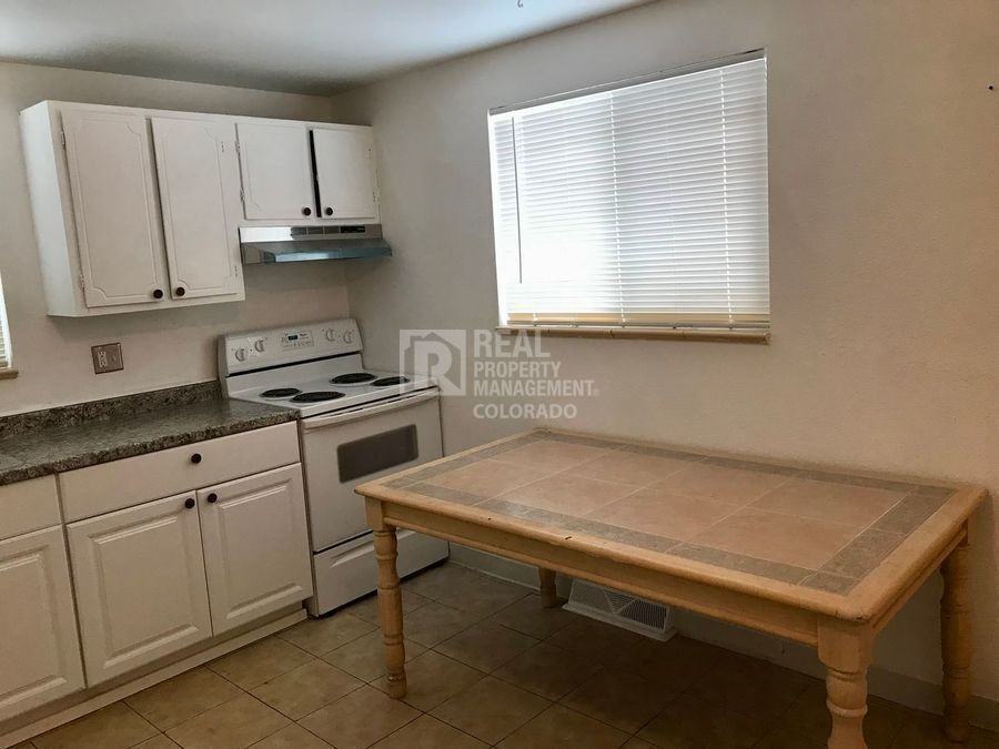 13626 E 13th Pl - Photo 7 of 41