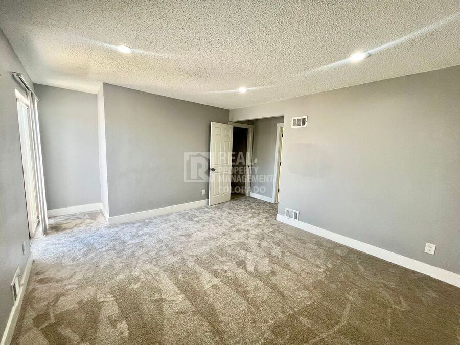 2441 S Xanadu Way #A - Photo 4 of 9