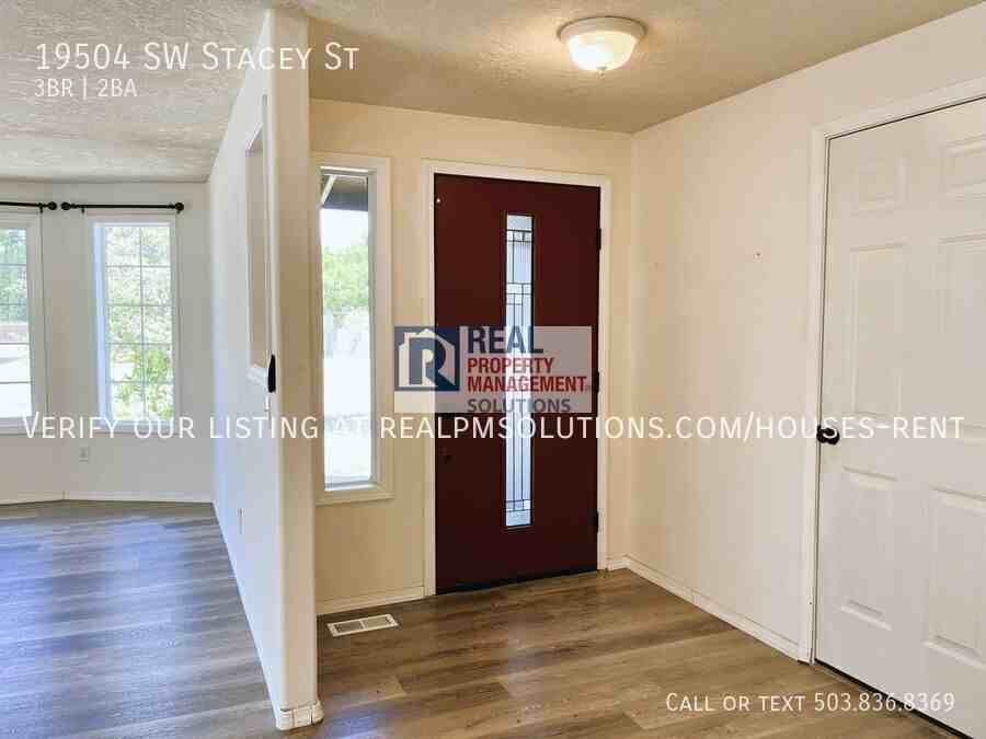 19504 Sw Stacey St - Photo 2 of 50
