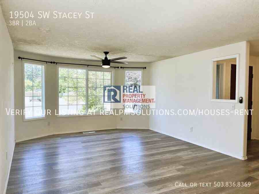 19504 Sw Stacey St - Photo 4 of 50