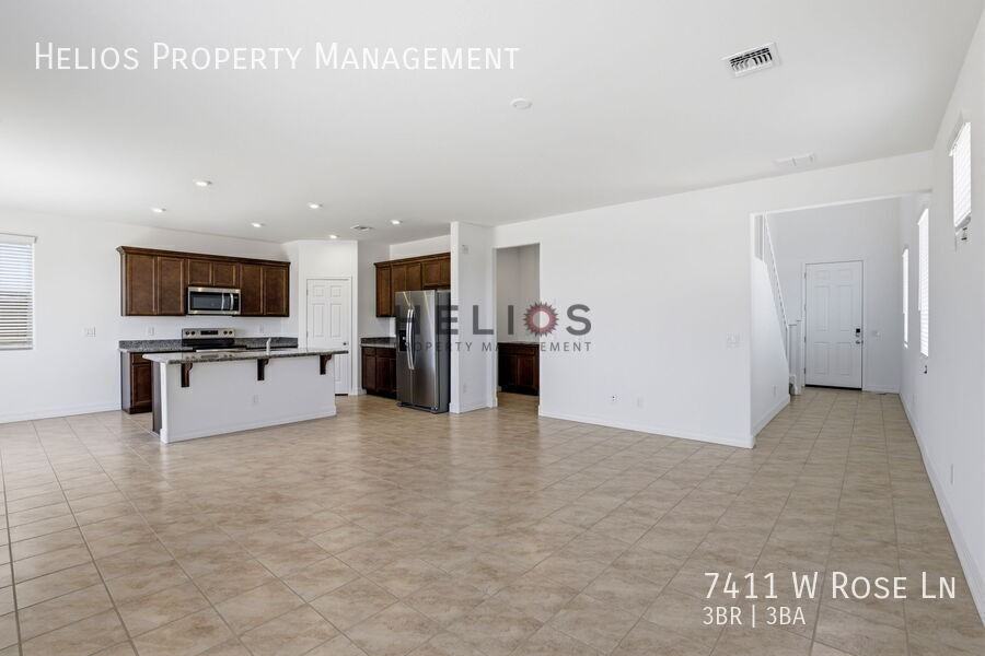 7411 W Rose Ln - Photo 4 of 34