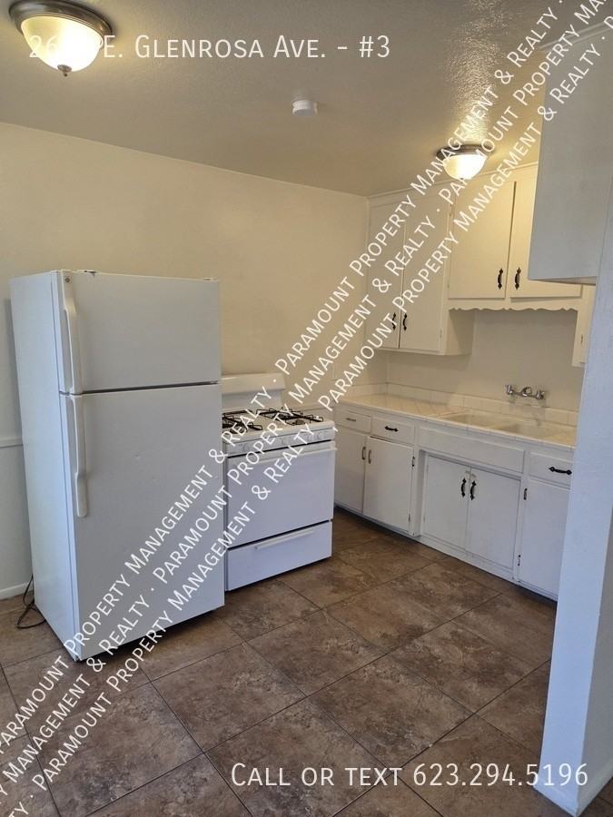 2610 E Glenrosa Ave #3 - Photo 5 of 12