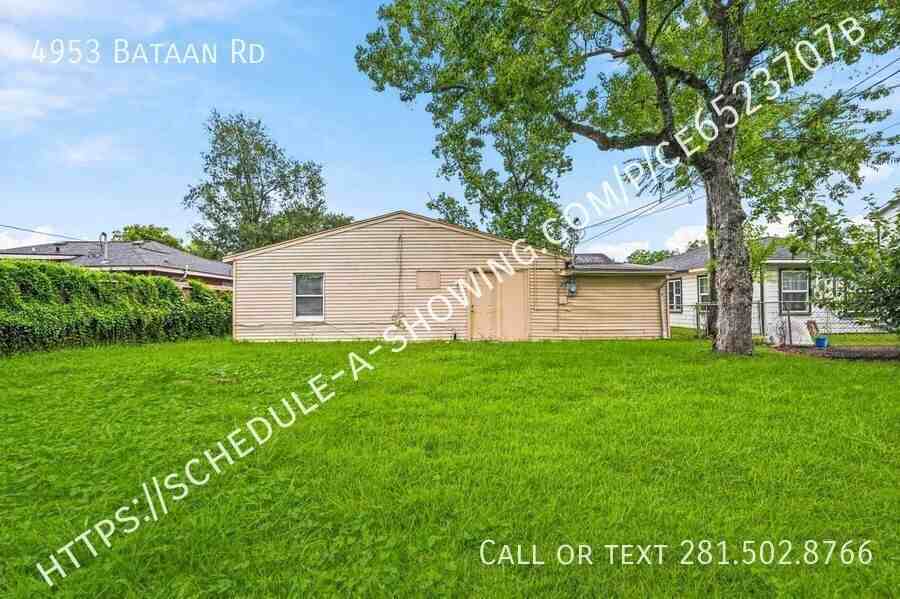 4953 Bataan Rd - Photo 2 of 12