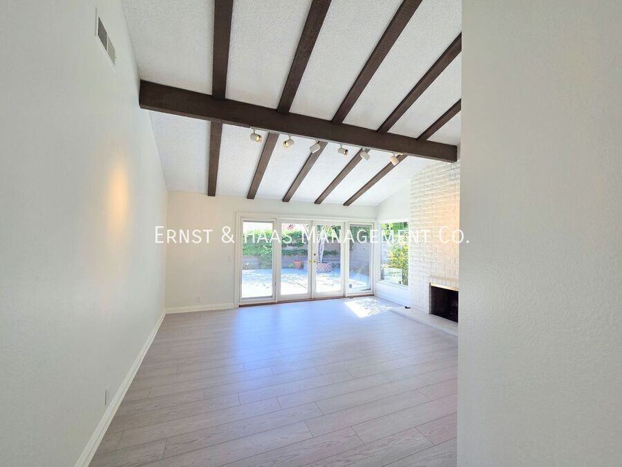 10835 Slater Ave - Photo 5 of 30