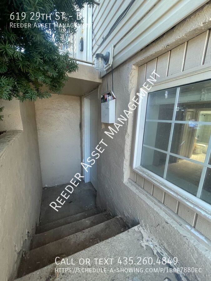 619 29th St #B - Photo 2 of 13