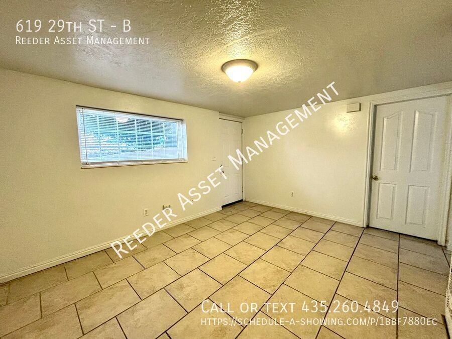 619 29th St #B - Photo 3 of 13