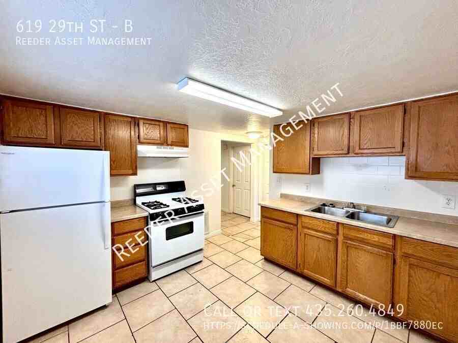 619 29th St #B - Photo 5 of 13