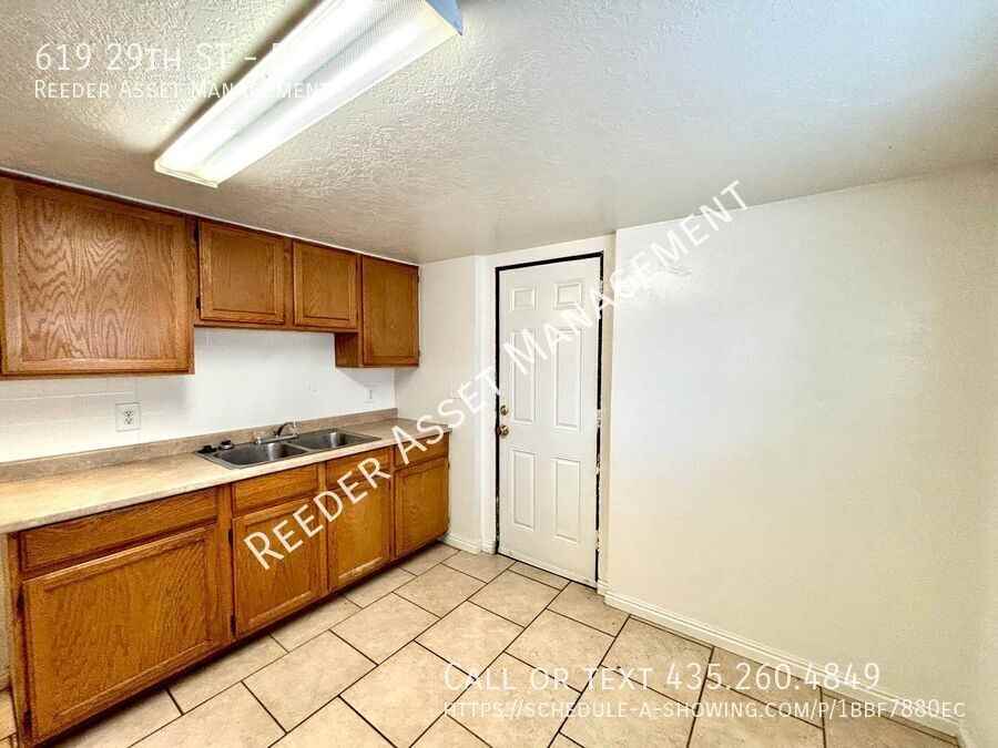 619 29th St #B - Photo 7 of 13