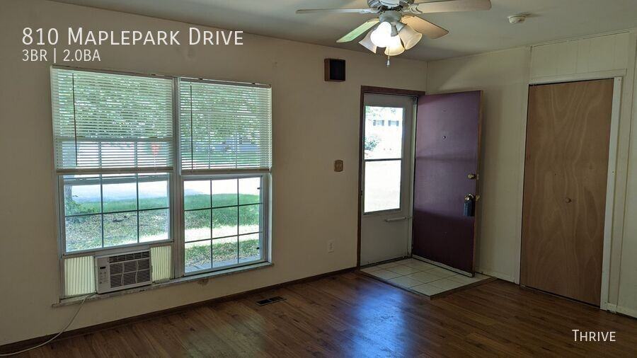 810 Maplepark Dr - Photo 2 of 11