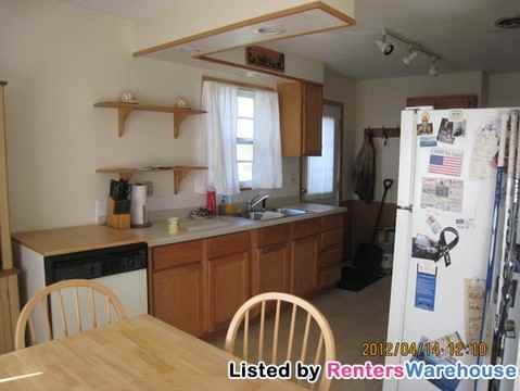 606 N 4th St - Photo 2 of 8