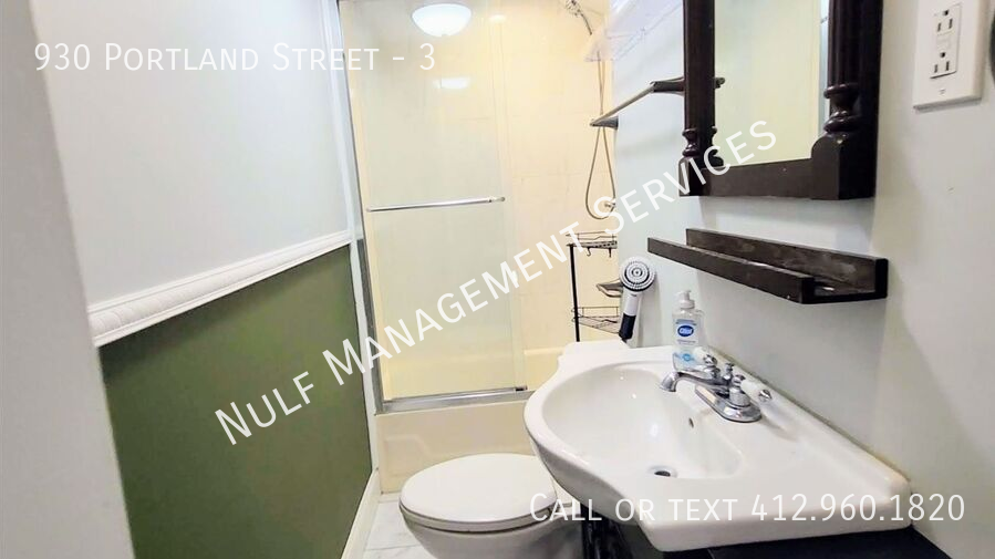 930 Portland St #3 - Photo 5 of 6