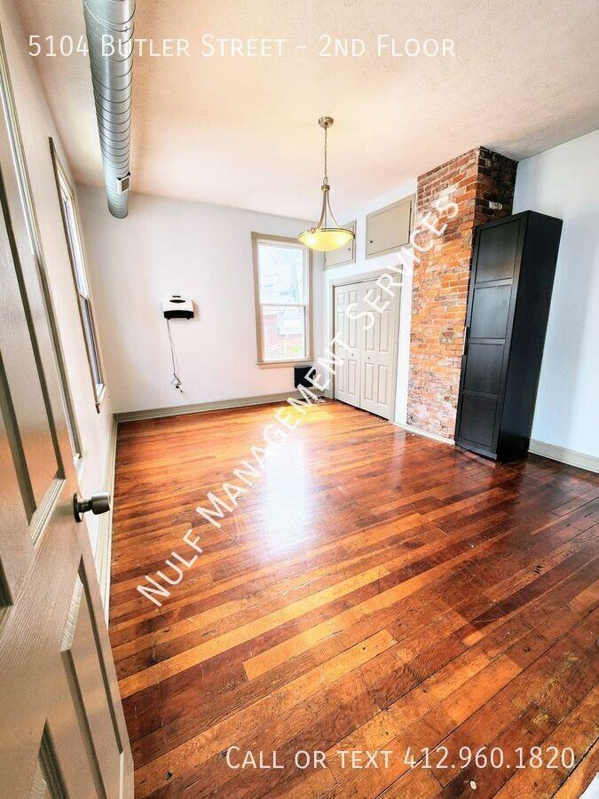 5104 Butler St #2ndFL - Photo 3 of 7