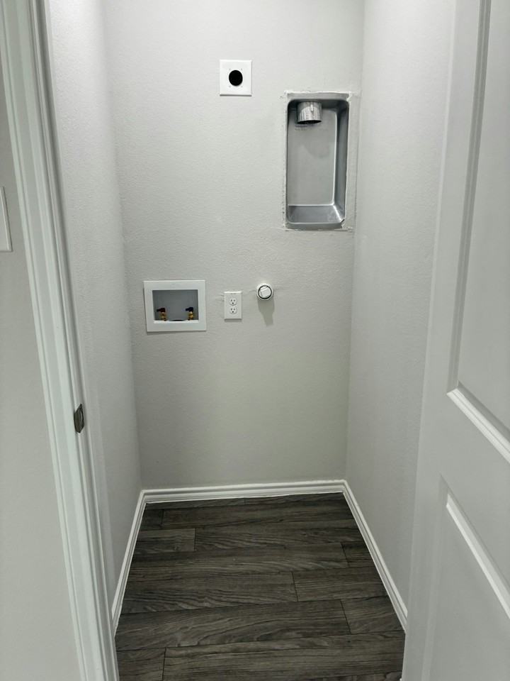 207 Polasek Drive - Photo 5 of 19