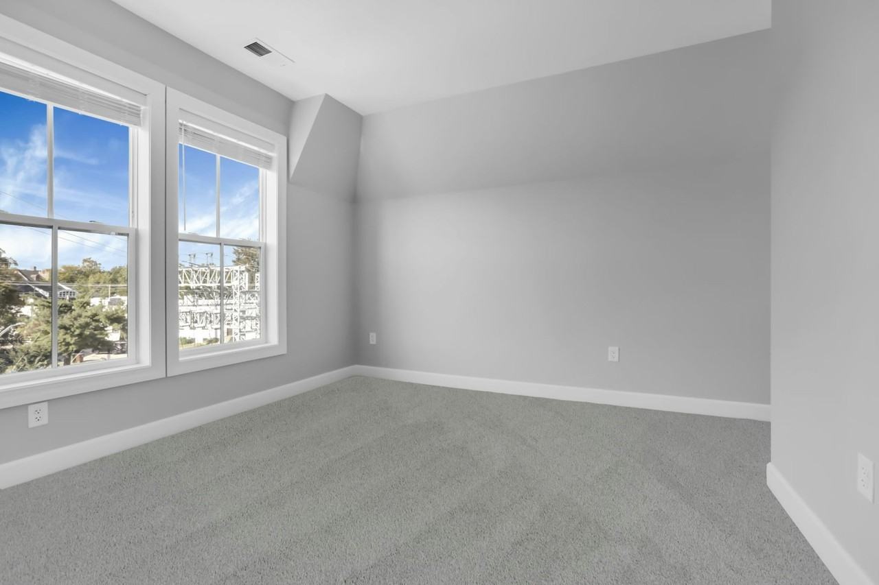 31 West Waterloo Street, Unit E - Photo 6 of 9