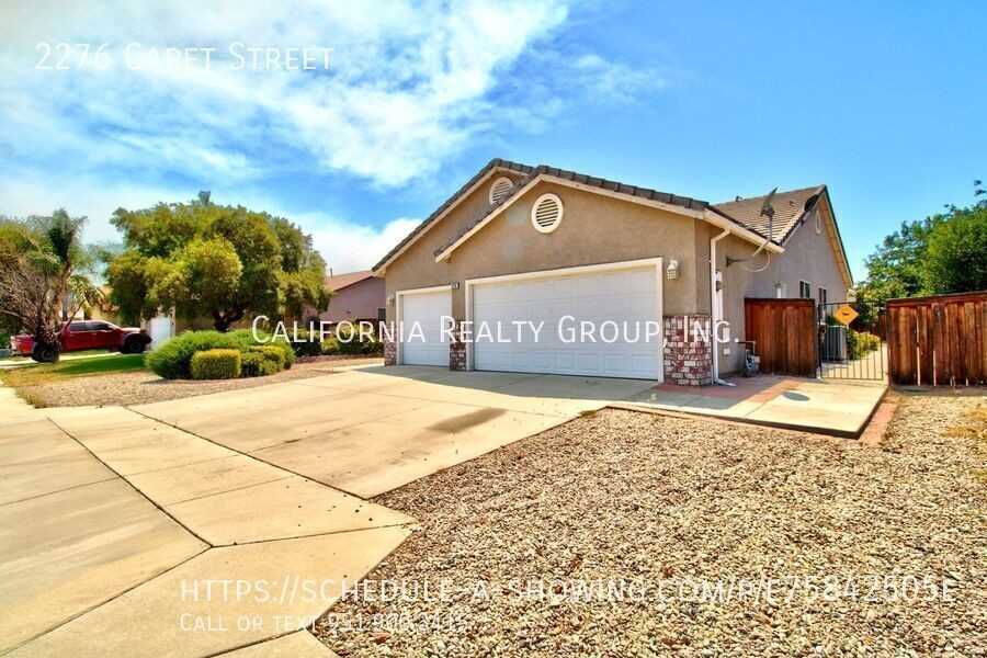 2276 Capet St - Photo 4 of 44