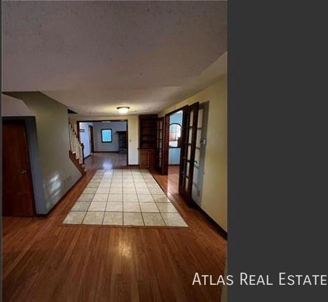 1024 E Parker Ave - Photo 2 of 5