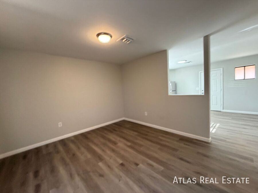 506 N Iroquois Ave #1 - Photo 4 of 21