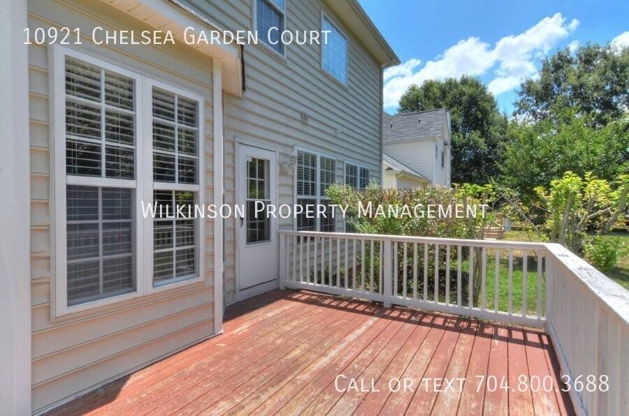 10921 Chelsea Garden Ct - Photo 5 of 35