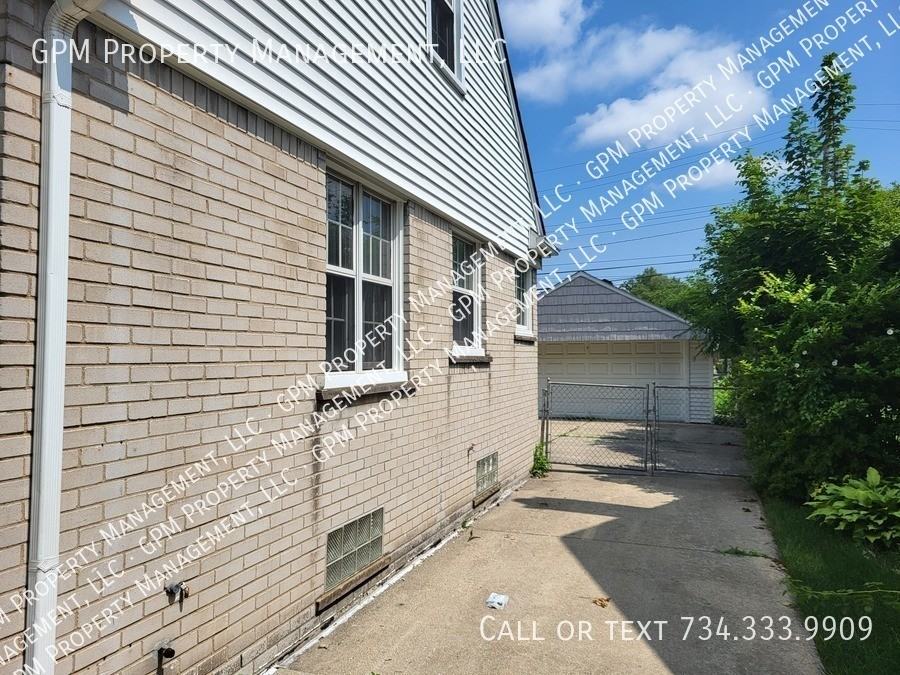 15120 Keppen Ave - Photo 2 of 19
