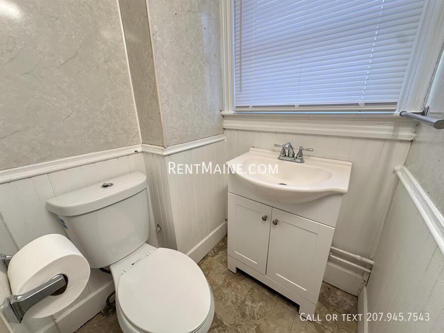 99 Sanford St #B - Photo 5 of 14