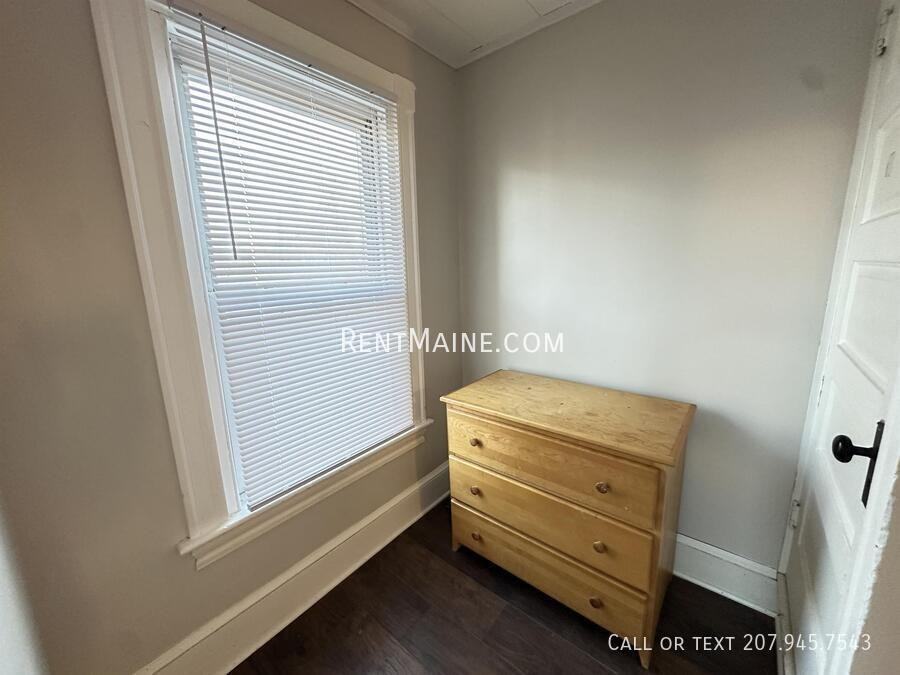 99 Sanford St #B - Photo 7 of 14