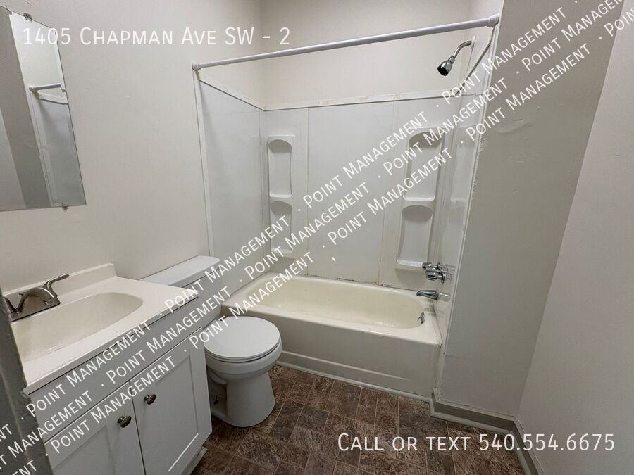 1405 Chapman Ave Sw #2 - Photo 4 of 6