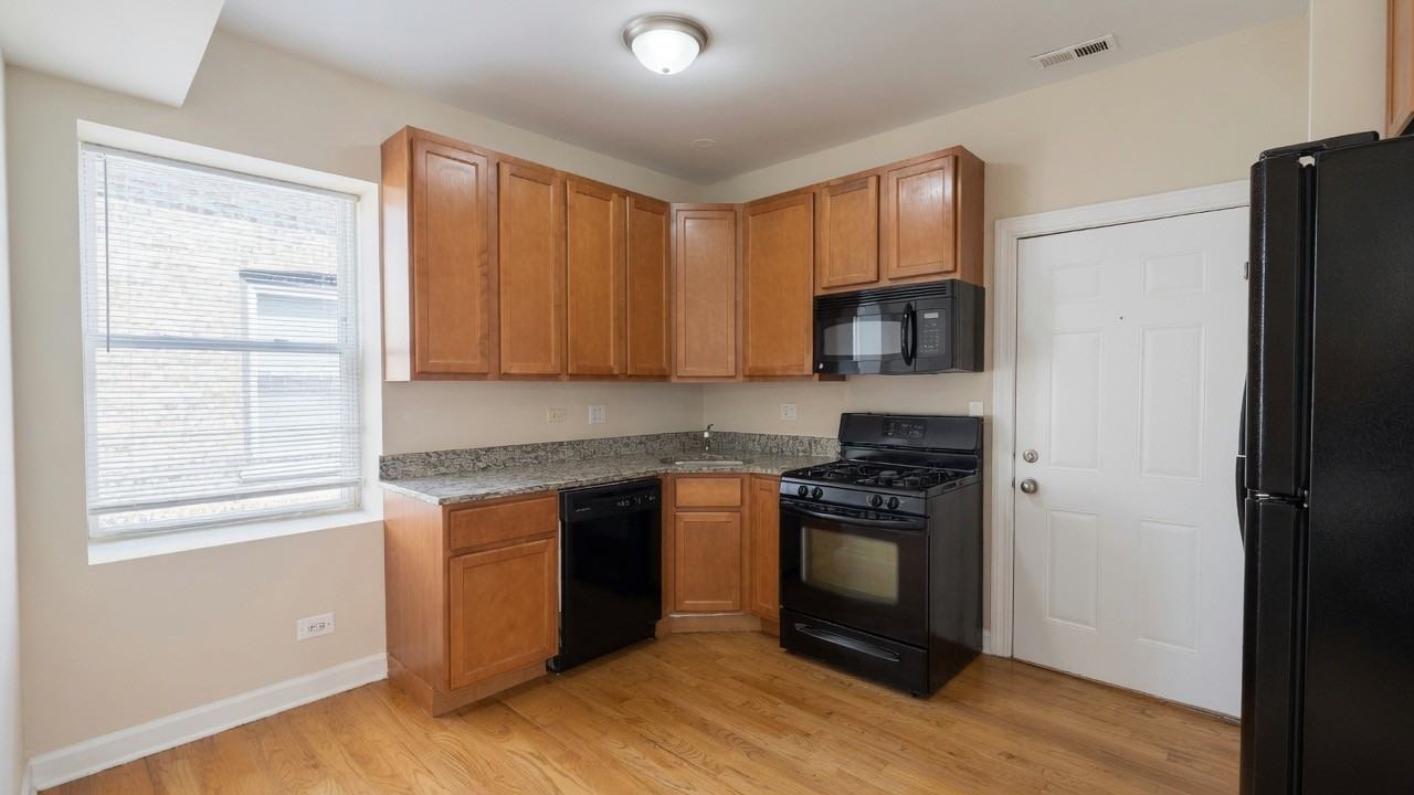 4609 N Kimball Ave #3N - Photo 4 of 7