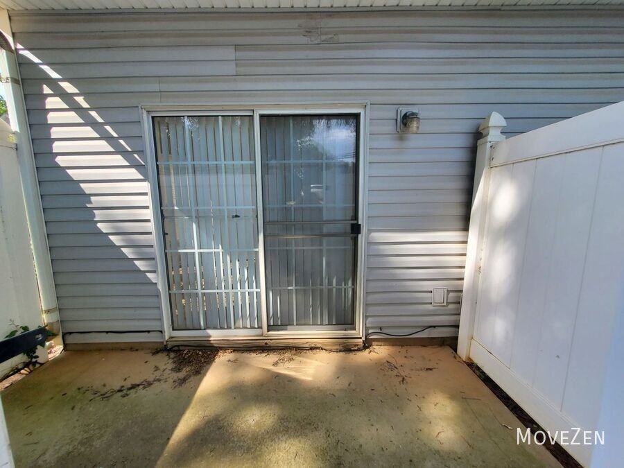 8955 Gerren Ct - Photo 7 of 34