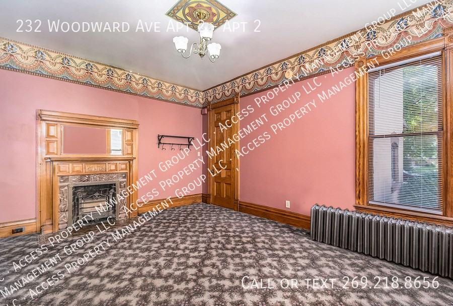 232 Woodward Ave Apt 2 #2 - Photo 3 of 16