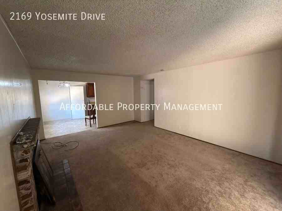2169 Yosemite Dr - Photo 5 of 18